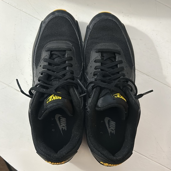 Nike Air Max 90 Essential size 11.5 Men Black Anthracite White Amarillo, running - Picture 11 of 11